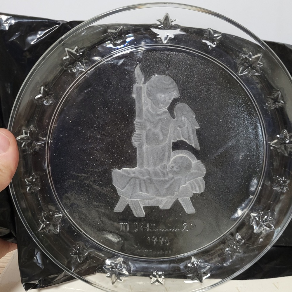 M J Hummel 1996 Collector Angel Plate Avon Fine Collectibles Religious Christian